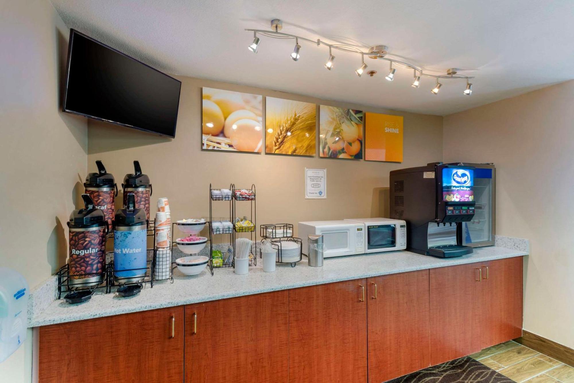 威尔克斯巴里竞技场凯富套房酒店 外观 照片