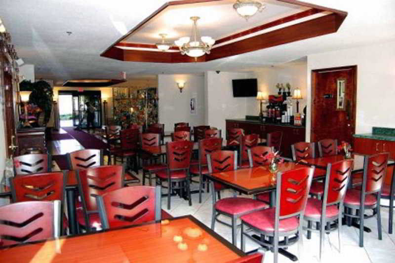 威尔克斯巴里竞技场凯富套房酒店 餐厅 照片